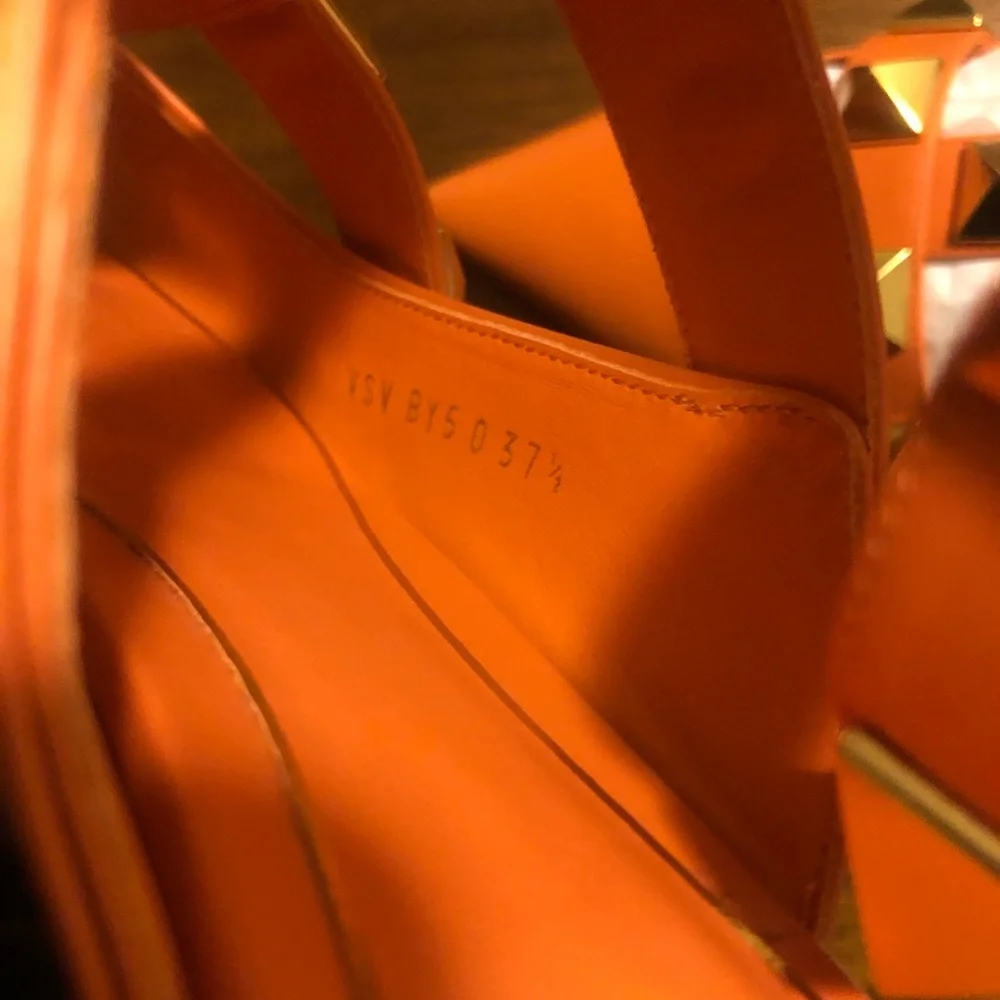 NIB $1100 VALENTINO Roman Stud Ankle-cuff Leather Ballerinas In Orange Zest 37.5
